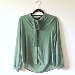🔥3FOR$30🔥 Green button down pussy bow blouse